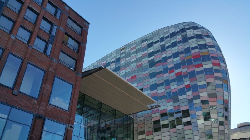 Koud gebogen glas