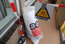 kit met asbest saneren